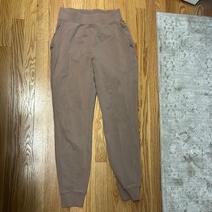 Lulu lemon Cream/Brown High-waisted joggers